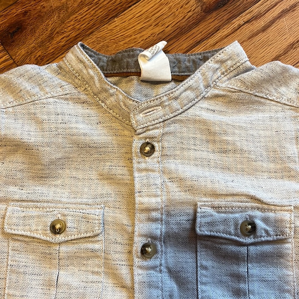 button up shirt - Picture 3 of 4